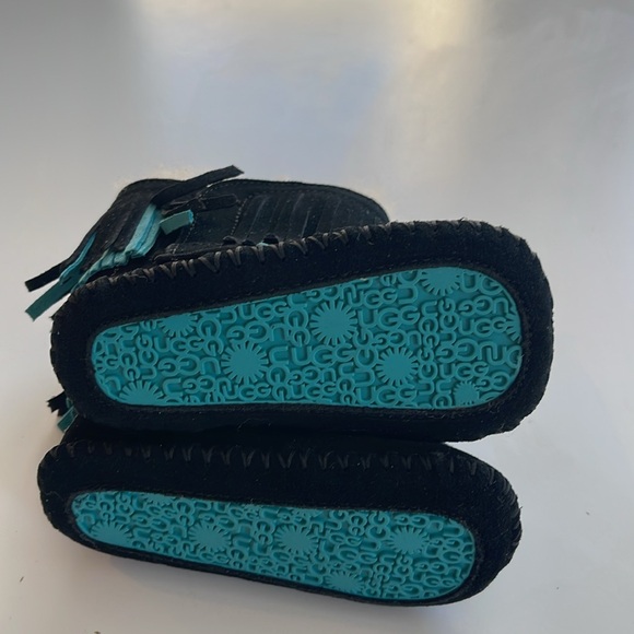 Ugg infant Fringe booties - Picture 5 of 6